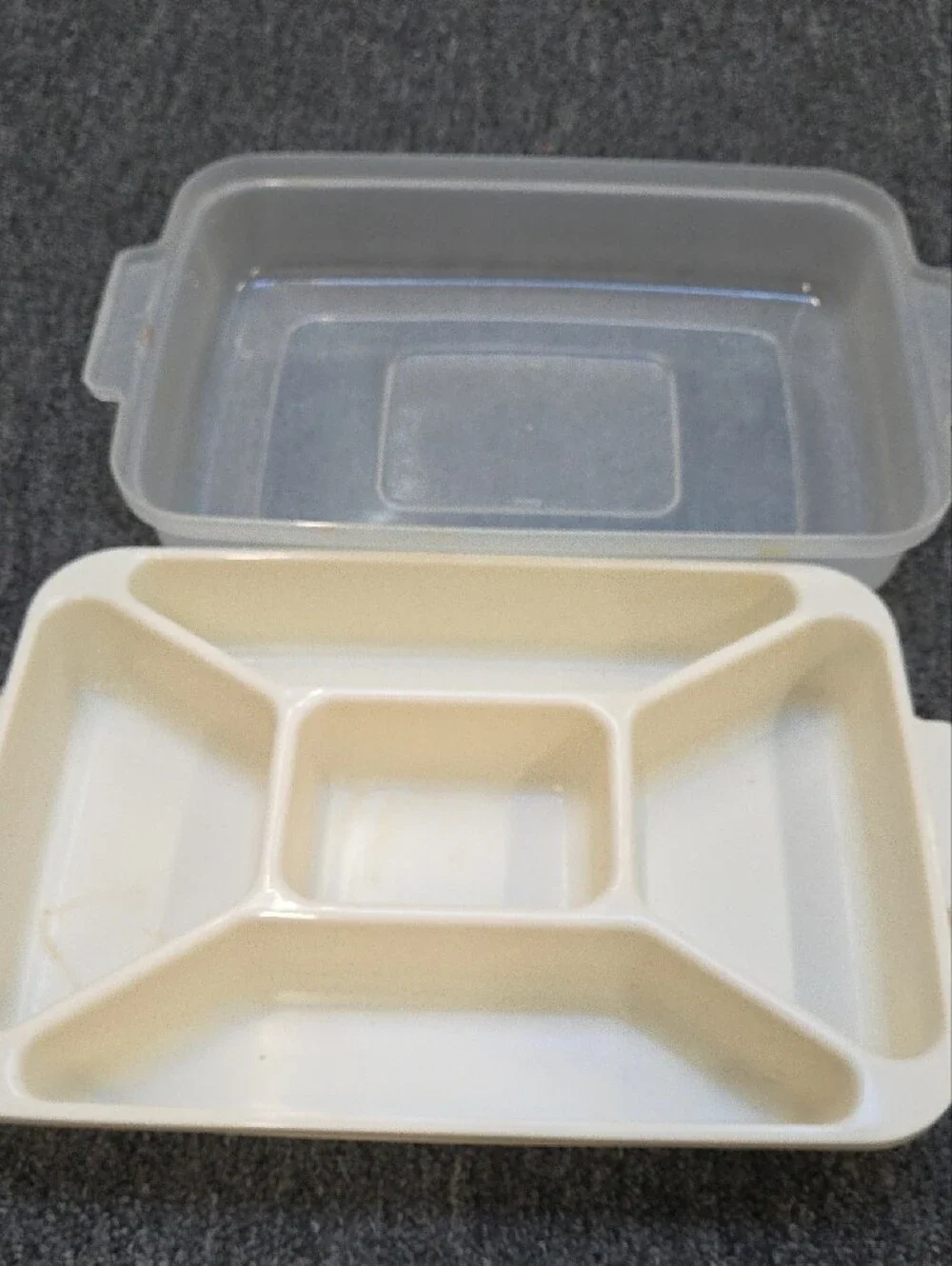 Rubbermaid Servin Saver Storage Container 5 Compartment Sections Clear Lid 13x9